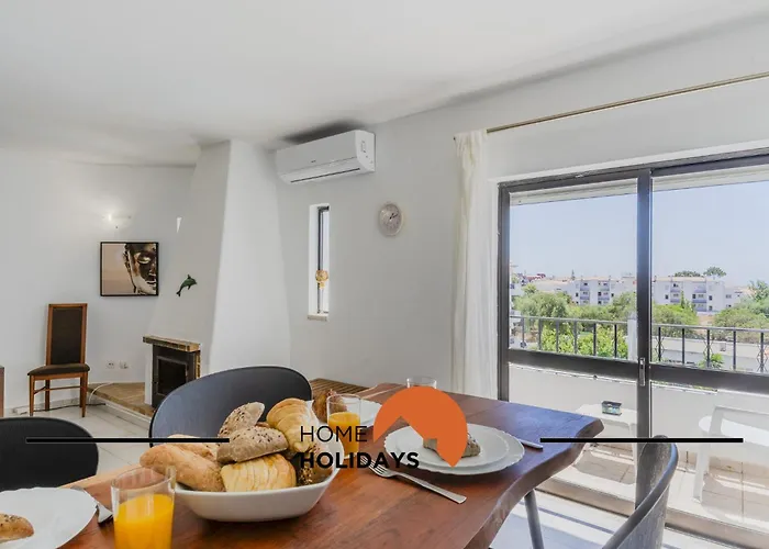 #295 Sunny Apartment